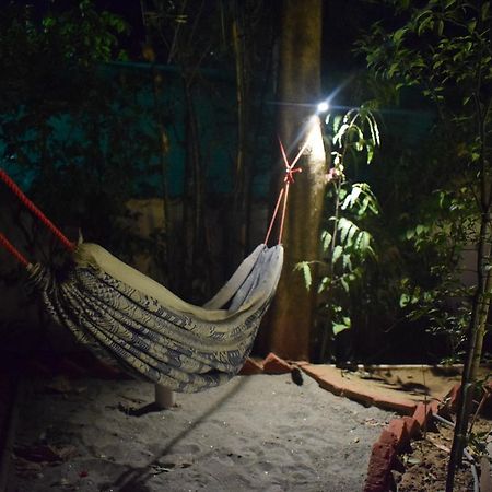 Roots Hostel Új-Delhi Kültér fotó