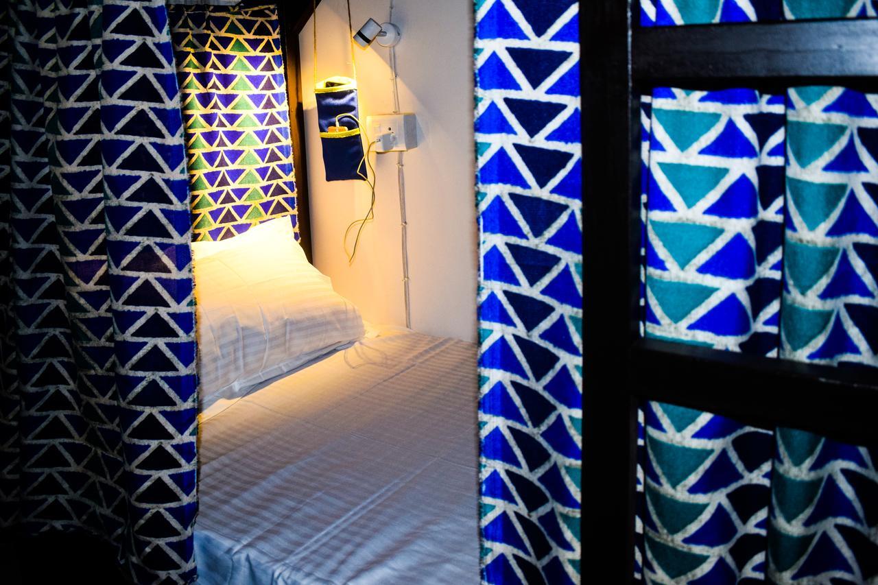 Roots Hostel Új-Delhi Kültér fotó