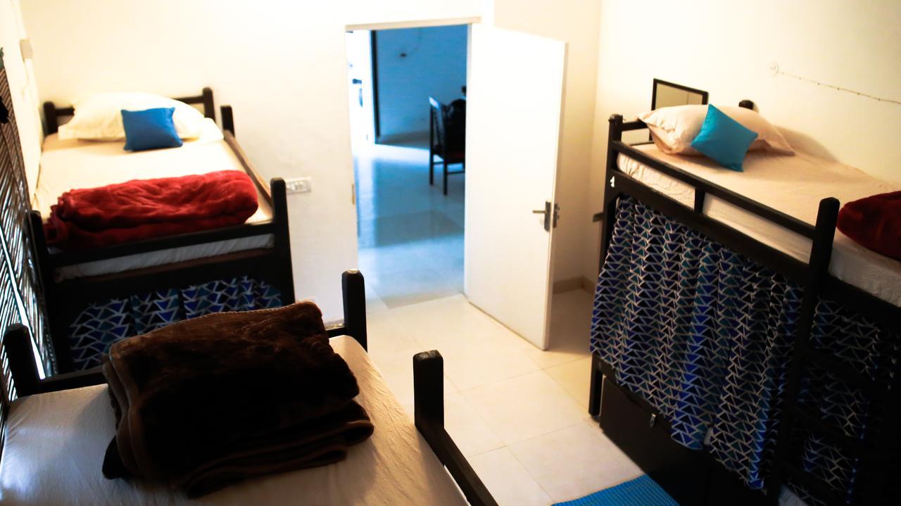 Roots Hostel Új-Delhi Kültér fotó
