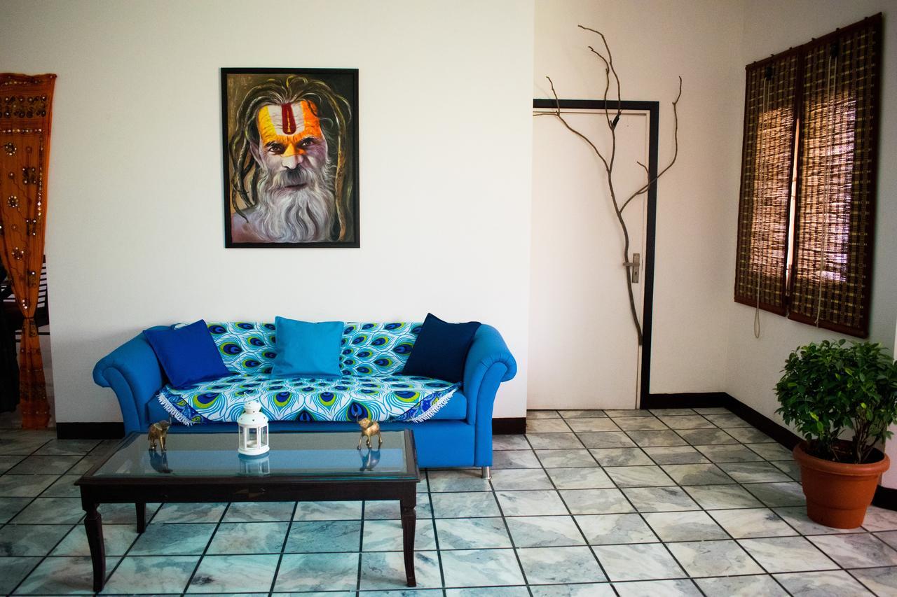 Roots Hostel Új-Delhi Kültér fotó