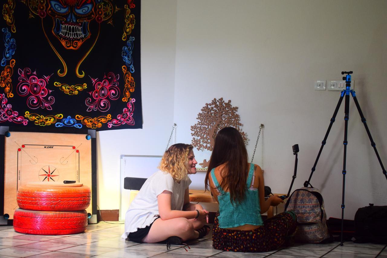 Roots Hostel Új-Delhi Kültér fotó
