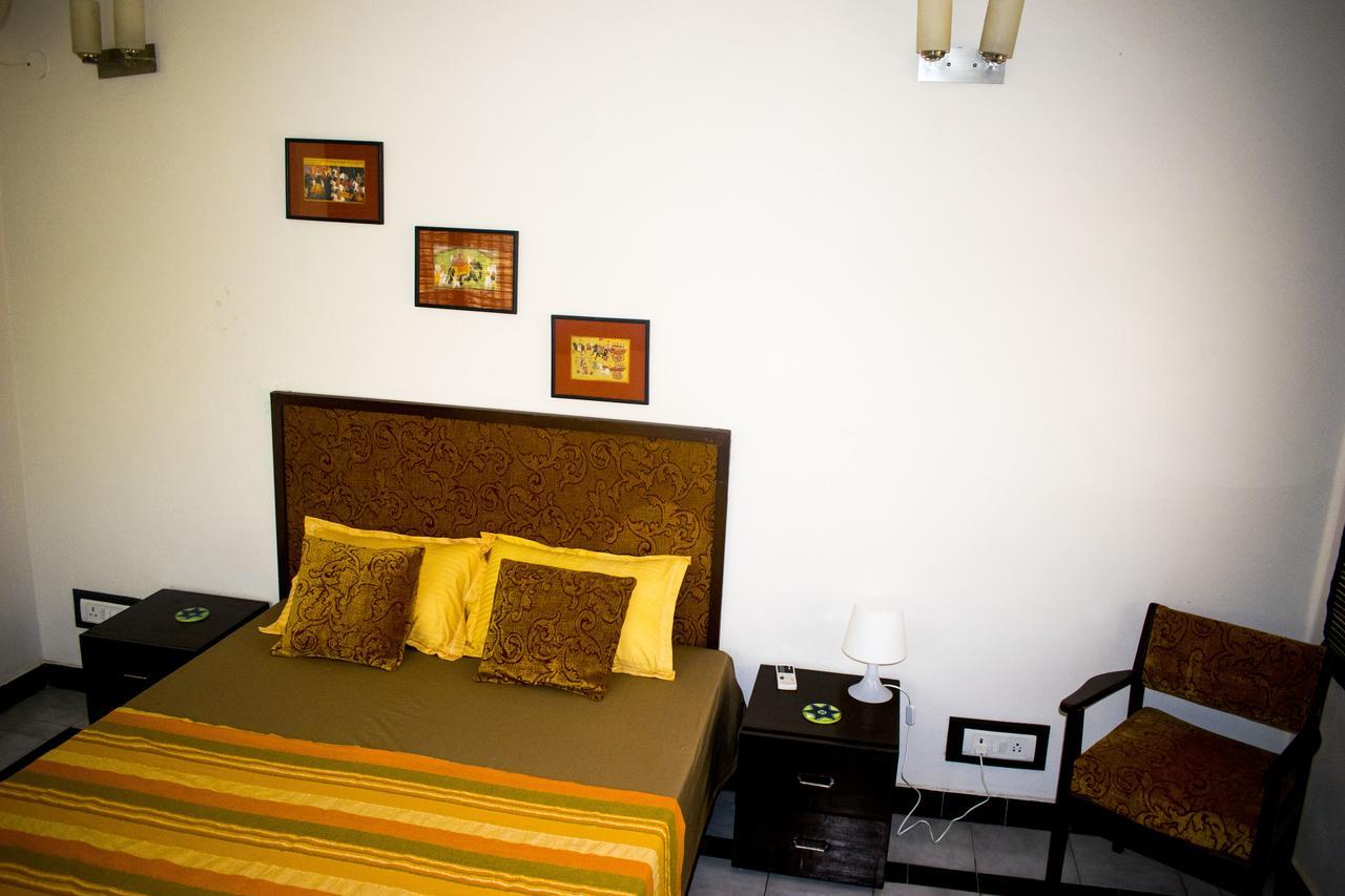 Roots Hostel Új-Delhi Kültér fotó